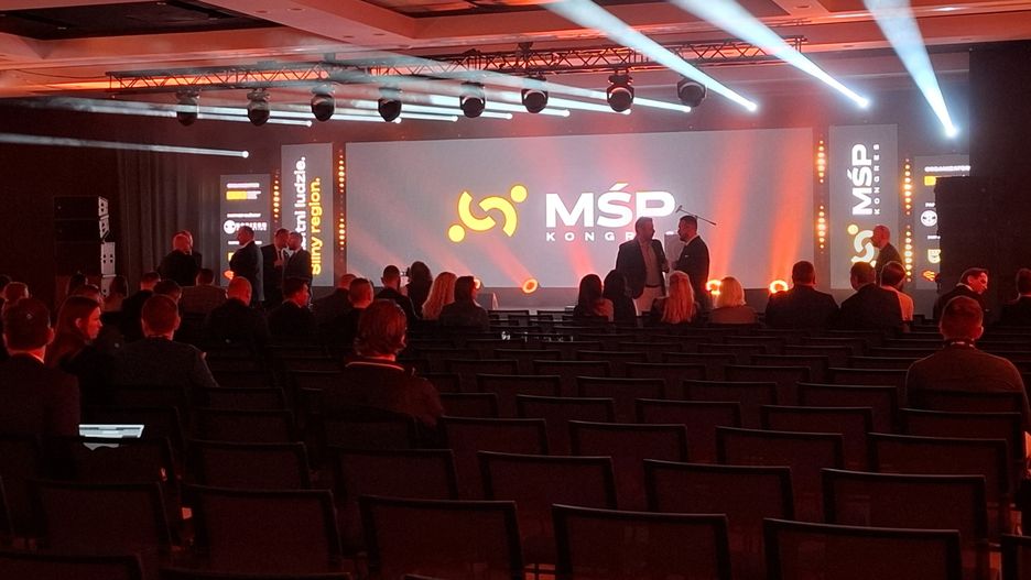 Kongres MŚP pod hasłem &#34;Ambitni ludzie. Silny region&#34;. Zebrali się tutaj przedsiębiorcy, samorząd, instytucje otoczenia biznesu i liderzy opinii w celu rozmowy o wyzwaniach i możliwościach na rynku