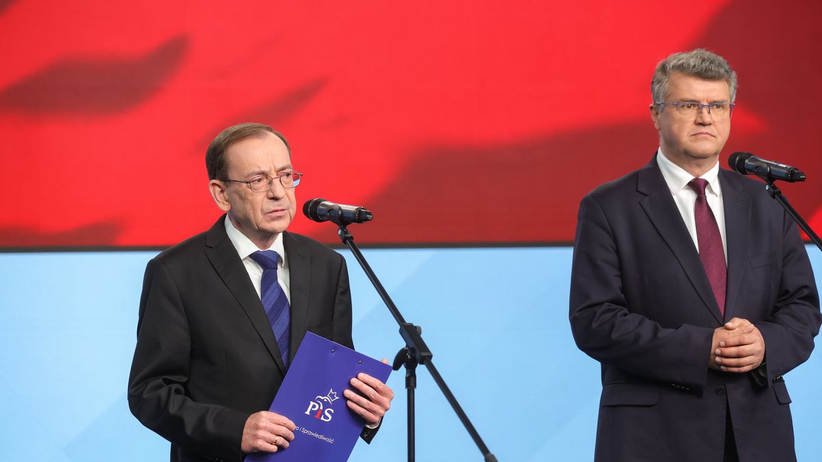 Mariusz Kamiński i Maciej Wąsik podczas pamiętnej konferencji prasowej
