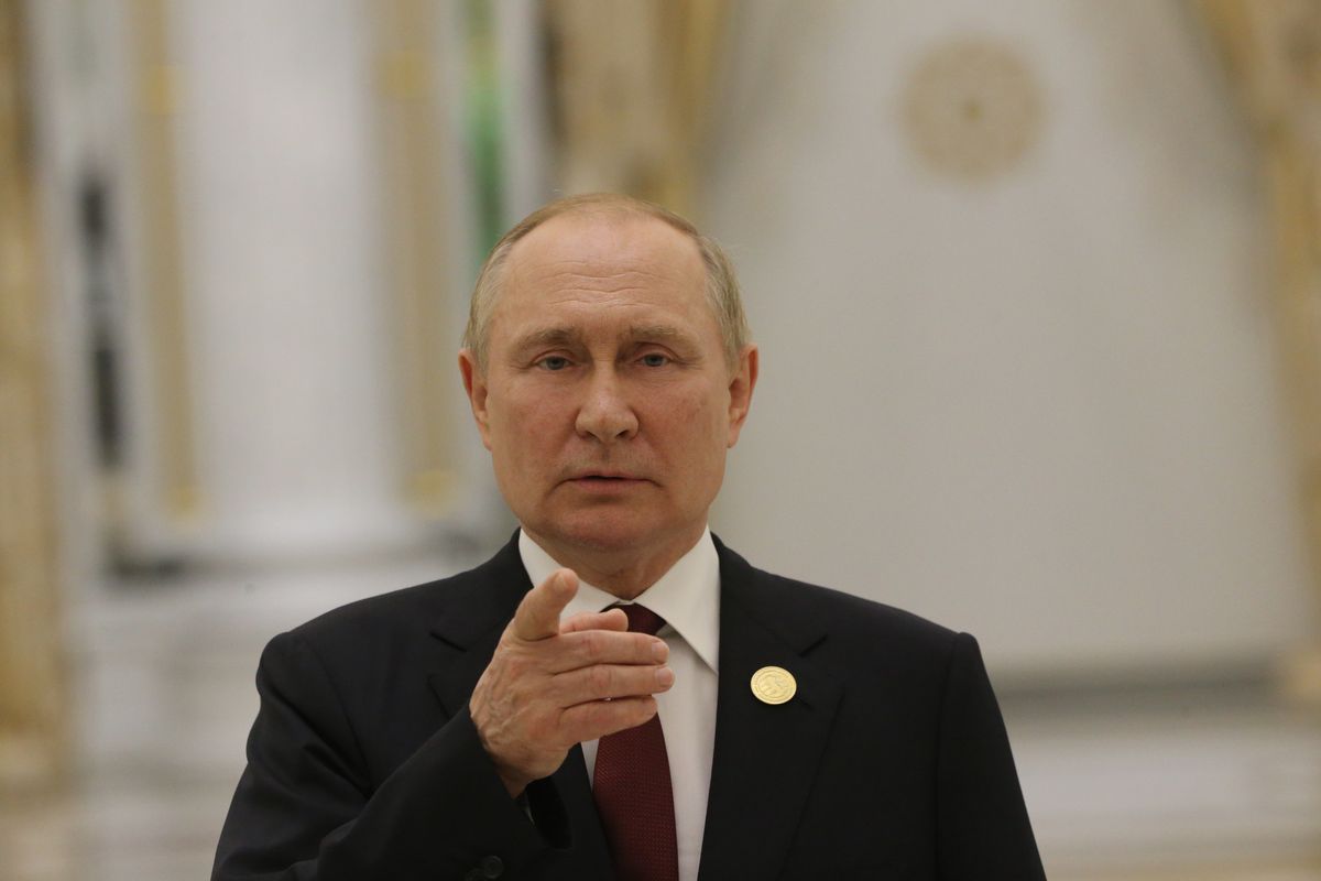 Prezydent Rosji Władimir Putin uznał, że społeczeństwo ma jeszcze za dużo wolności wypowiedzi. Na krytyków nałożone zostaną nowe paragrafy  