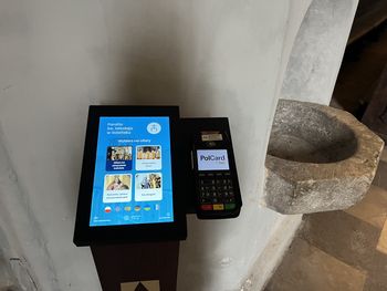 Weszła do kościoła w Gdańsku. Aż wyciągnęła za telefon