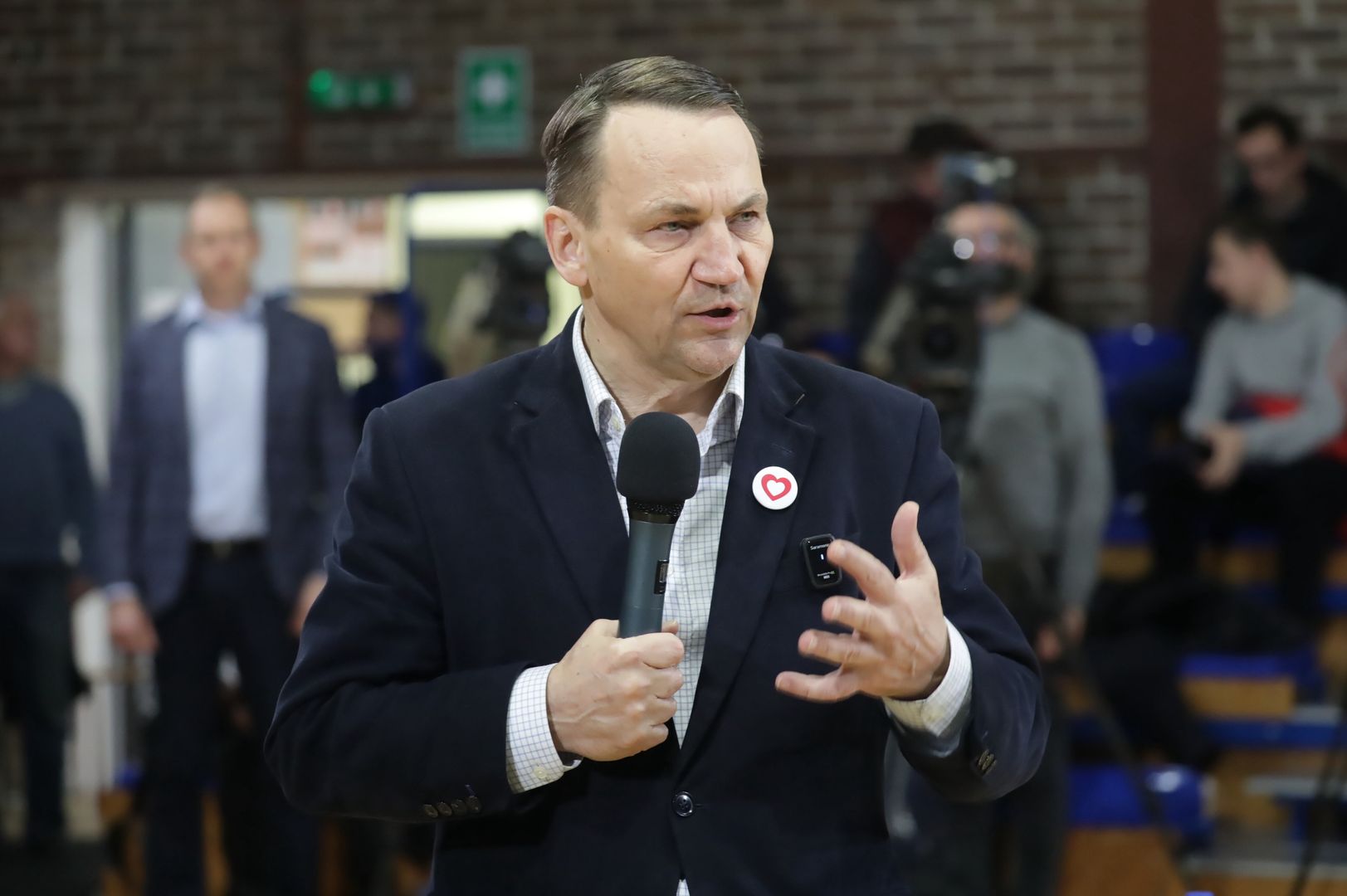 Radosław Sikorski ruszył w Polskę. Chce cofnąć decyzję Andrzeja Dudy