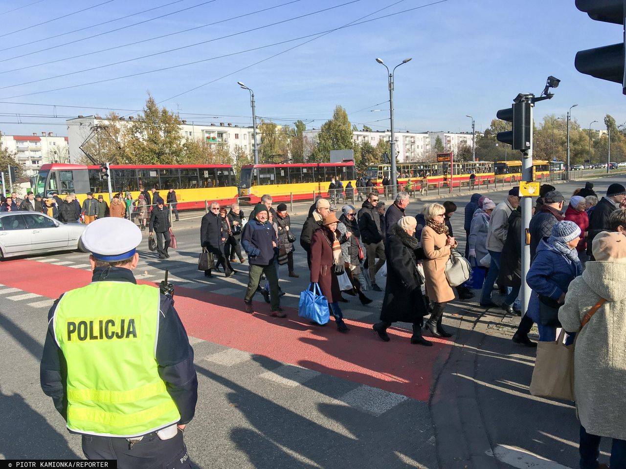 Z roku na rok sytuacja pieszych na polskich drogach ulega stopniowej poprawie.