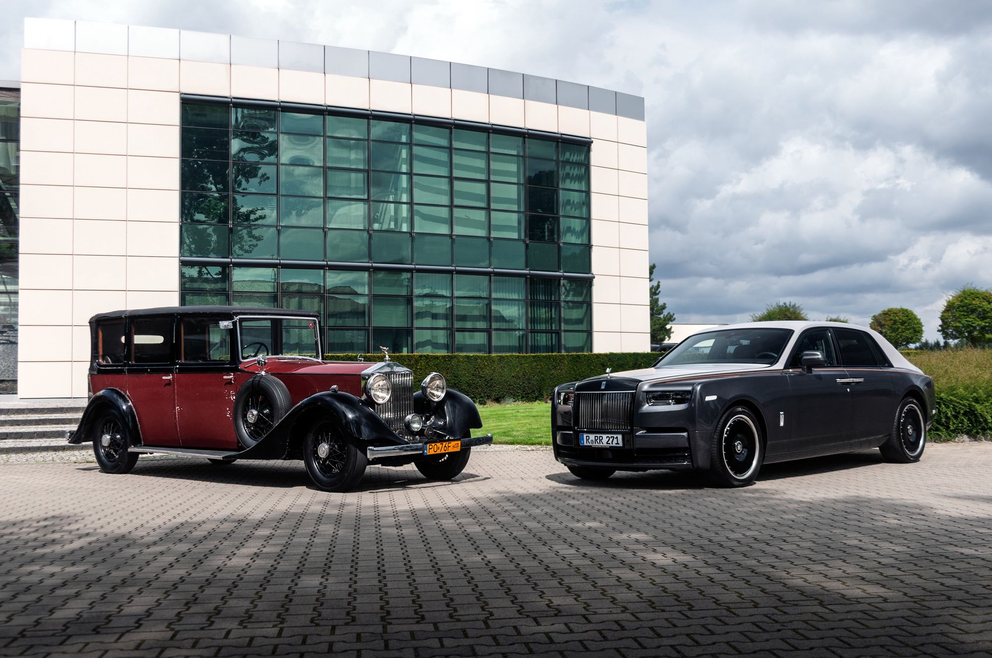 Rolls-Royce Phantom II (1935) i Rolls-Royce Phantom VIII (2025)