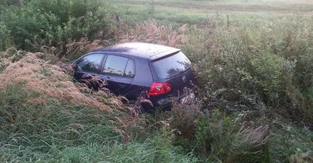 Włodawa: Szaleńcza ucieczka 16-latka samochodem przed policją zakończona w rowie