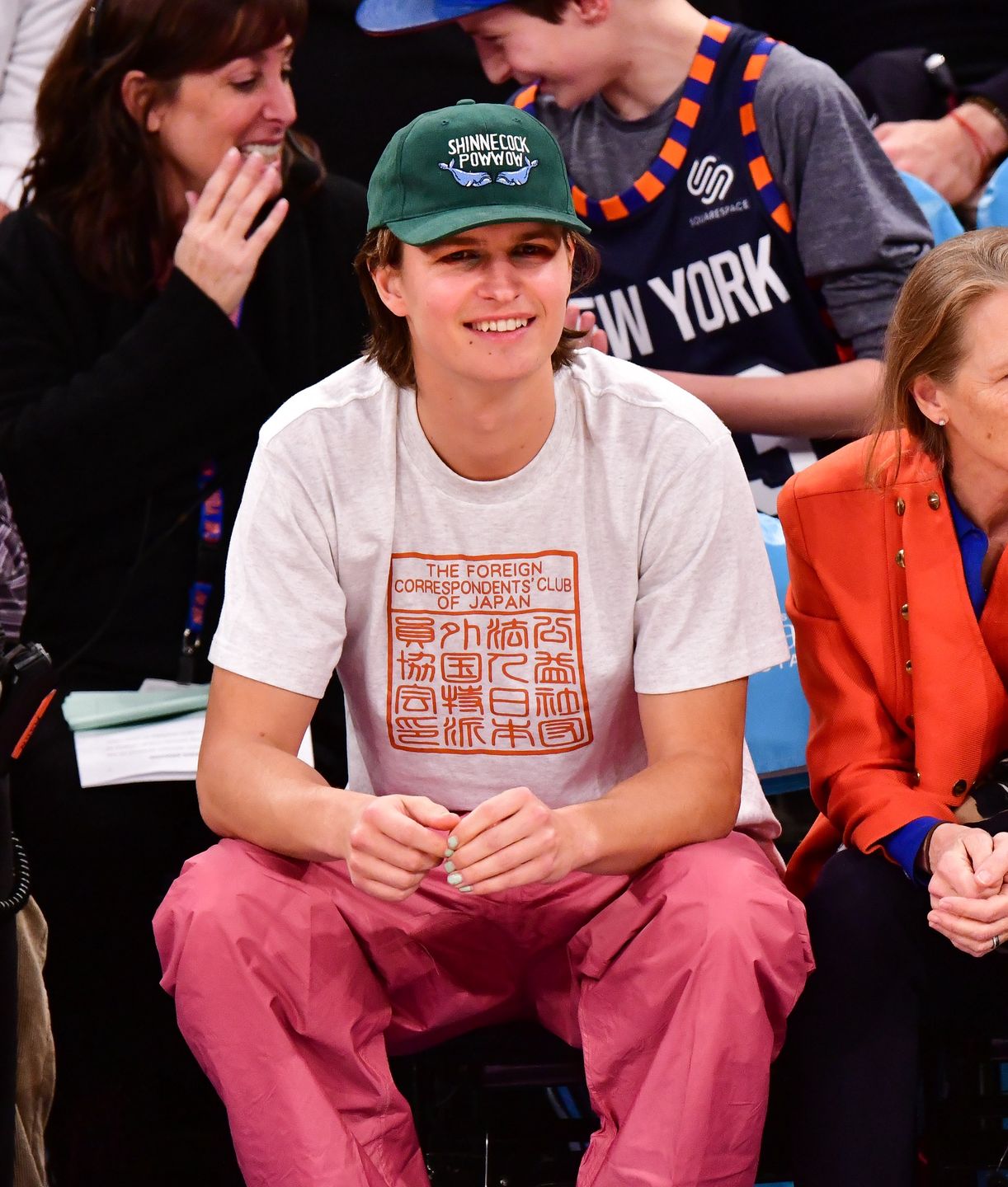 Ansel Elgort tłumaczy się z zarzutów gwałtu na 17-letniej fance