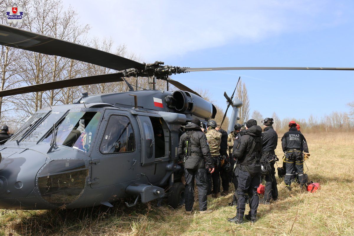 policyjny śmigłowiec BLACK HAWK