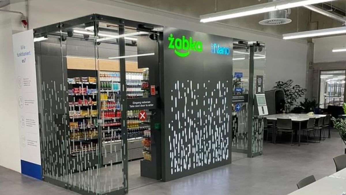 W Tesla Gigafactory pod Berlinem uruchomiono specjalną Żabkę Nano dla pracowników