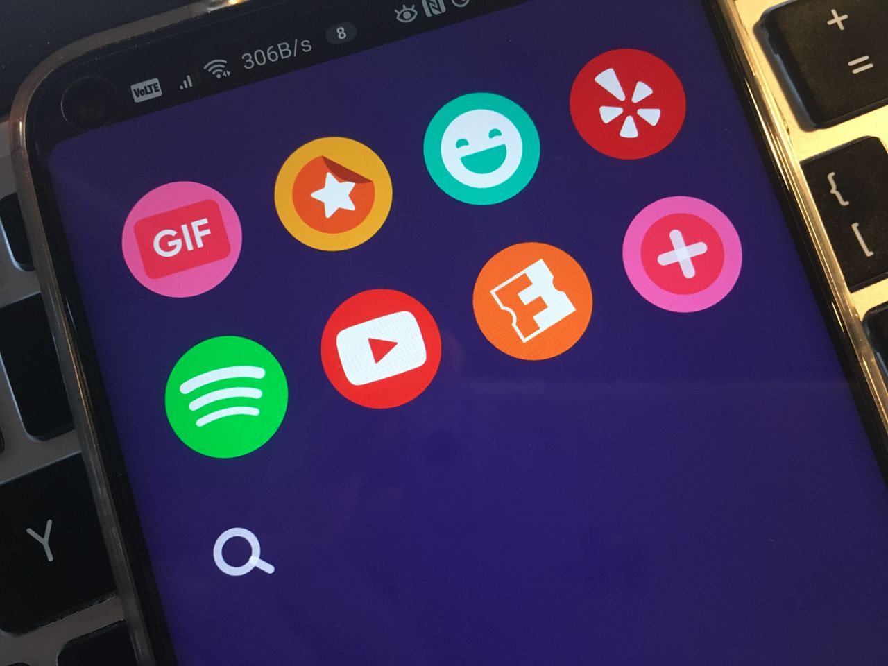 Klawiatura Fleksy dostała miniaplikacje. SI podpowie, która się teraz przyda