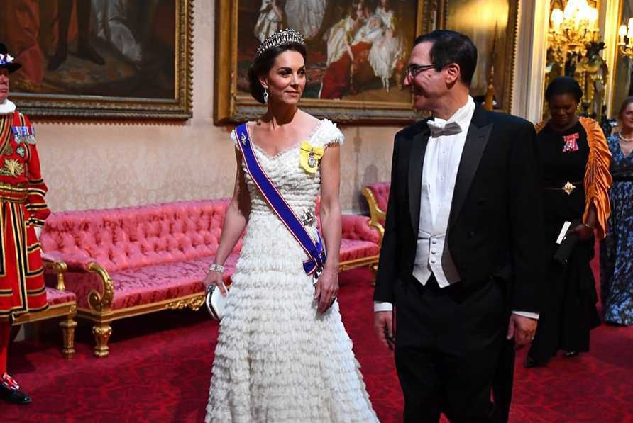 Księżna Kate na bankiecie w pałacu Buckingham