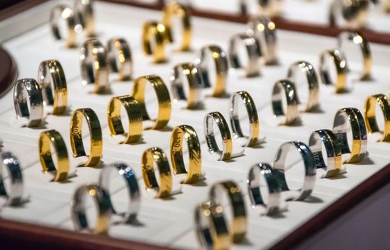 Raport: Szansa na rekordowy rok na rynku towarów luksusowych