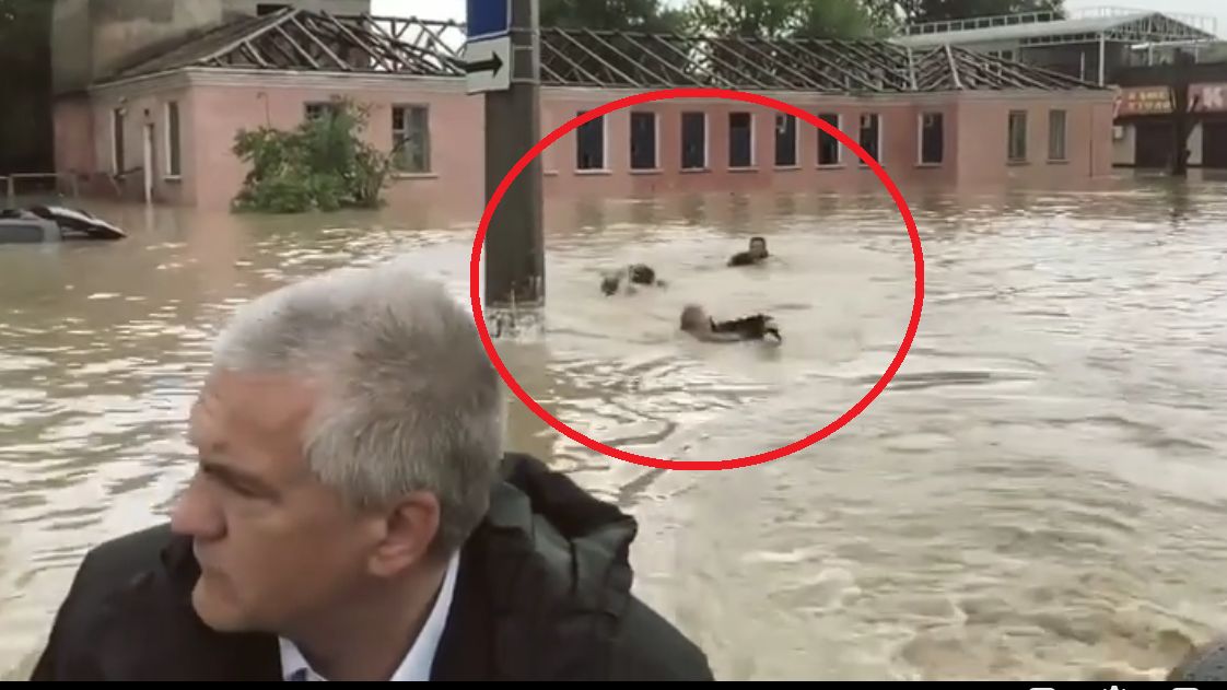 Nieznane osoby płyneły za tzw. "gubernatorem" Krymu