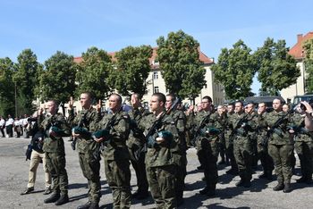 Wojskowa przysięga w Głogowie. Uroczyste ślubowanie złożyło 27 żołnierzy