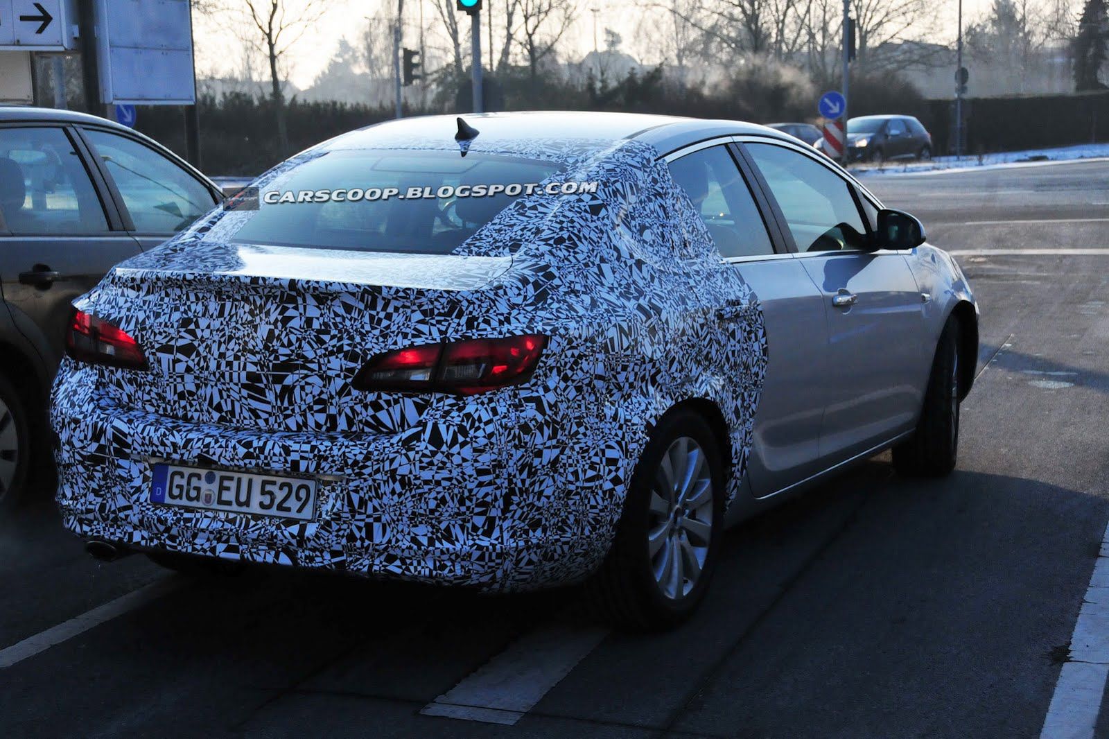 Opel Astra Sedan (źródło Carscoop)