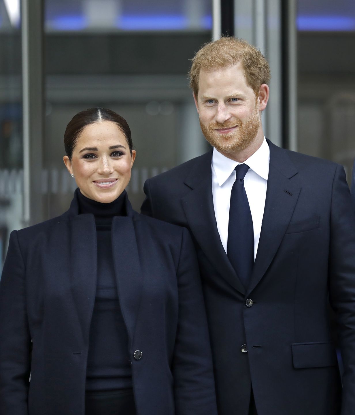 epa09483295 Britain's Prince Harry, Duke of Sussex (R) and his wife Meghan, Duchess of Sussex pose for photographers in front of the World Trade Center in New York, New York, USA, 23 September 2021. The couple will attend the Global Citizen Concert in Central Park to stress the importance of global vaccine equity to end the coronavirus disease (COVID-19) pandemic.  EPA/Peter Foley 
Dostawca: PAP/EPA.