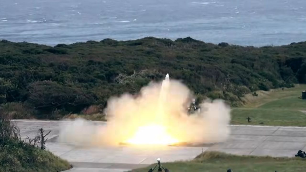 Uniki jak z anime. Japoński pocisk zaskakuje ruchami na wideo