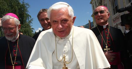 Benedykt XVI w złym stanie. Apel o modlitwę w intencji byłego papieża