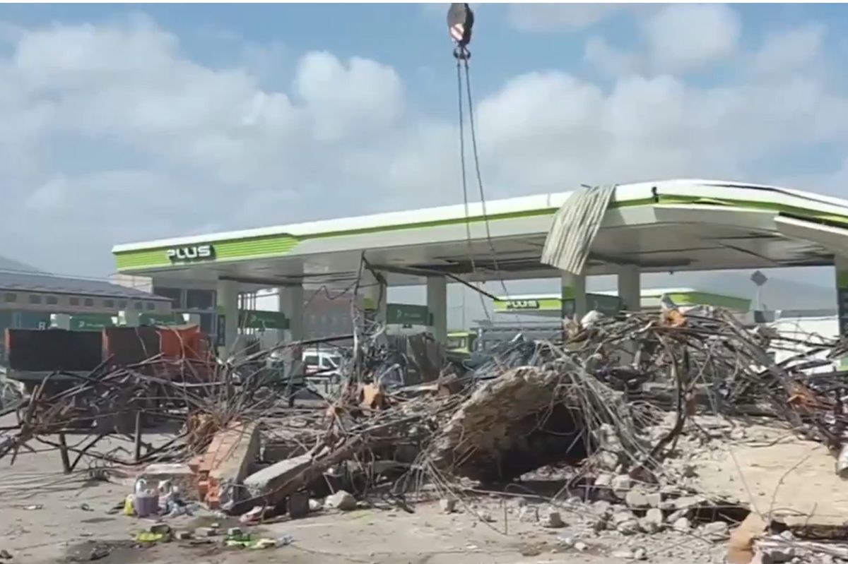 The effects of the explosion at the gas station in Dagestan.