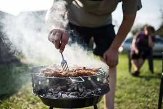 Sezon grillowy 2021. Trzeba pamiętać o obostrzeniach. Wciąż obowiązują