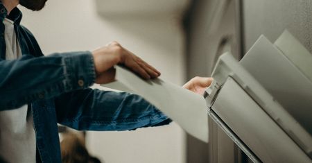 Klauzula sumienia w akcji. Spór o aborcję wkroczył do punktu ksero