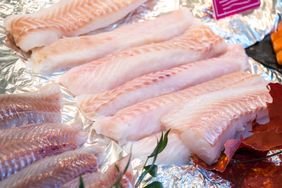 Które ryby warto często spożywać, a na które należy uważać? Komentarz eksperta ds. żywienia