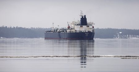 Flota cieni zapłonęła na Morzu Czarnym. Możliwe, że wpłynęła na miny