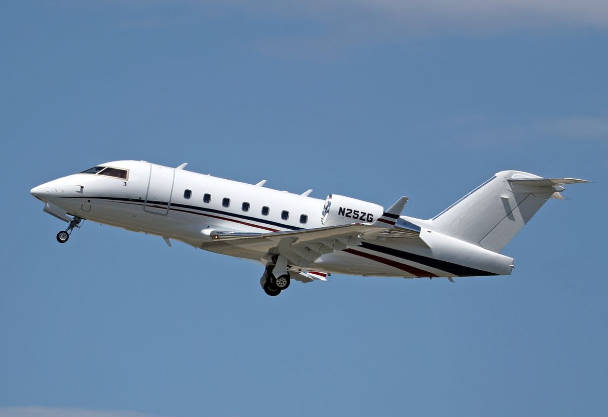 Таємничий рейс з Німеччини до Росії - Bombardier Challenger 604