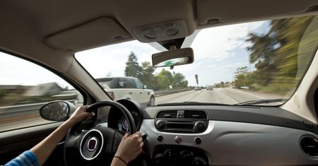 Krzyżówka dla fanów motoryzacji. Co wiesz o wyposażeniu samochodu?