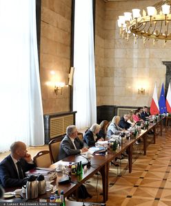 Podejrzane urządzenie w sali posiedzeń rządu. Są nowe ustalenia