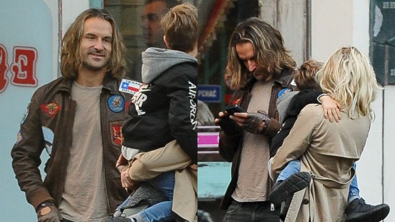 Piotr Stramowski spaceruje i zajada się kebabem