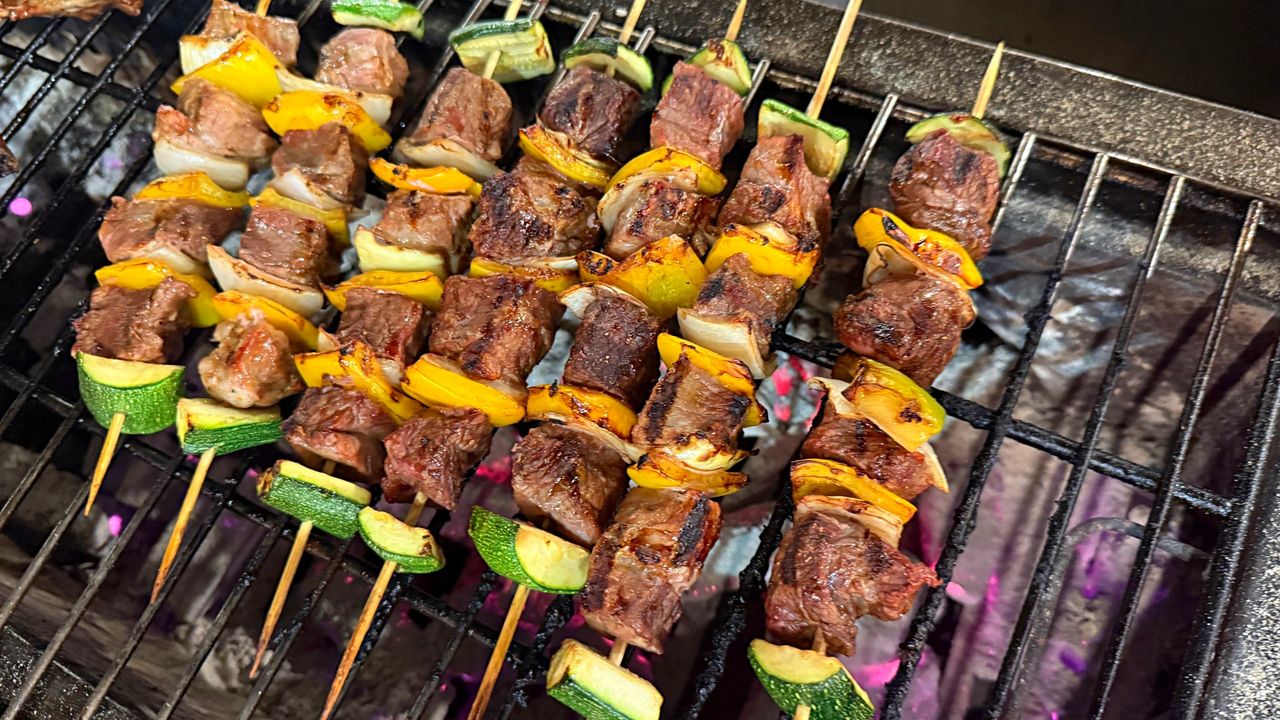 Grill – przyjemność czy pułapka dla zdrowia? Odpowiedź nie jest taka oczywista