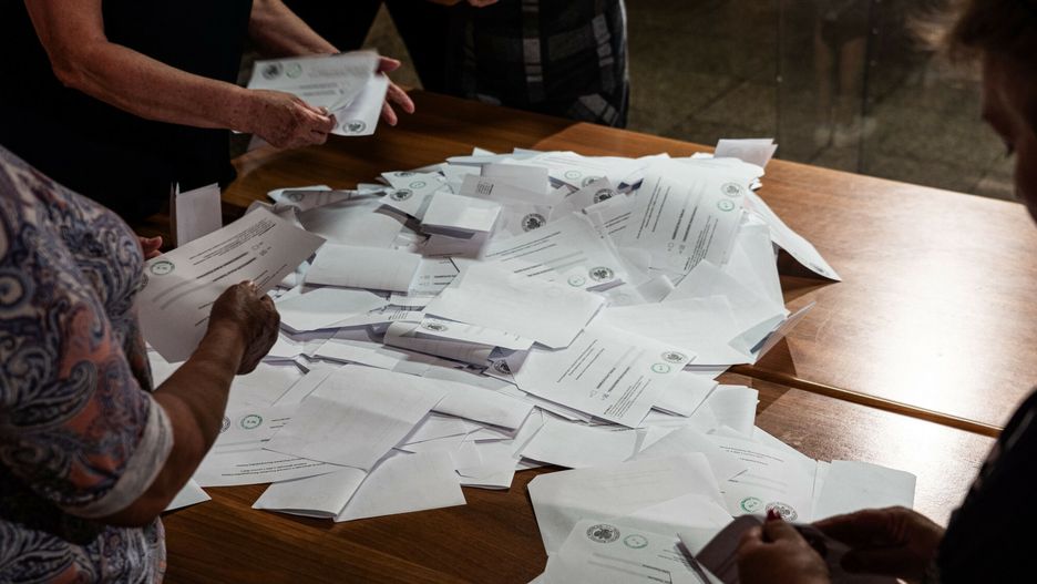 Wybory prezydenckie 2025 - liczenie g?os�w
01.06.2025 Wroclaw Wybory prezydenckie 2025 - liczenie g?osow  fot.Krzysztof Kaniewski/REPORTER
Krzysztof Kaniewski/REPORTER