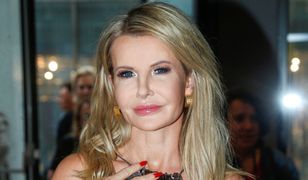 Joanna Racewicz pozuje na plaży w prześwitującej sukience. "Tak na koniec lata"