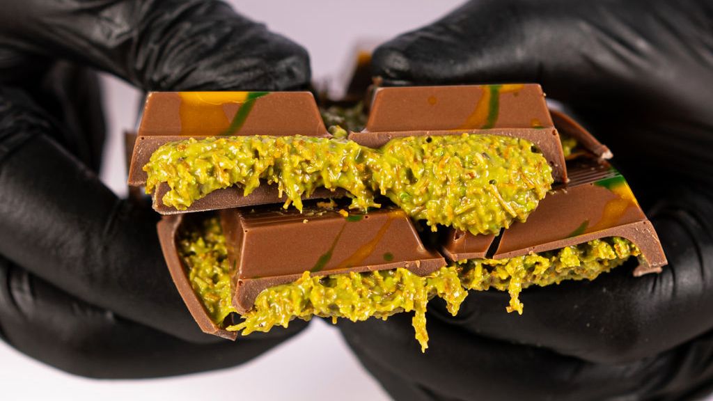 Ten deser robi furorę na TikToku. Co skrywa się w dubajskiej czekoladzie?