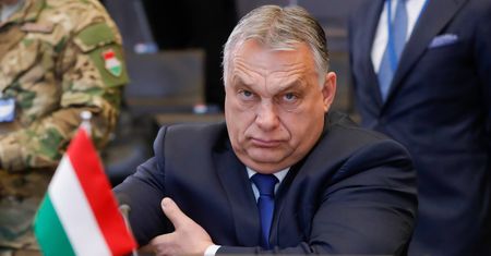 Skandaliczne słowa Orbana. "Załadują ich do wagonów?"