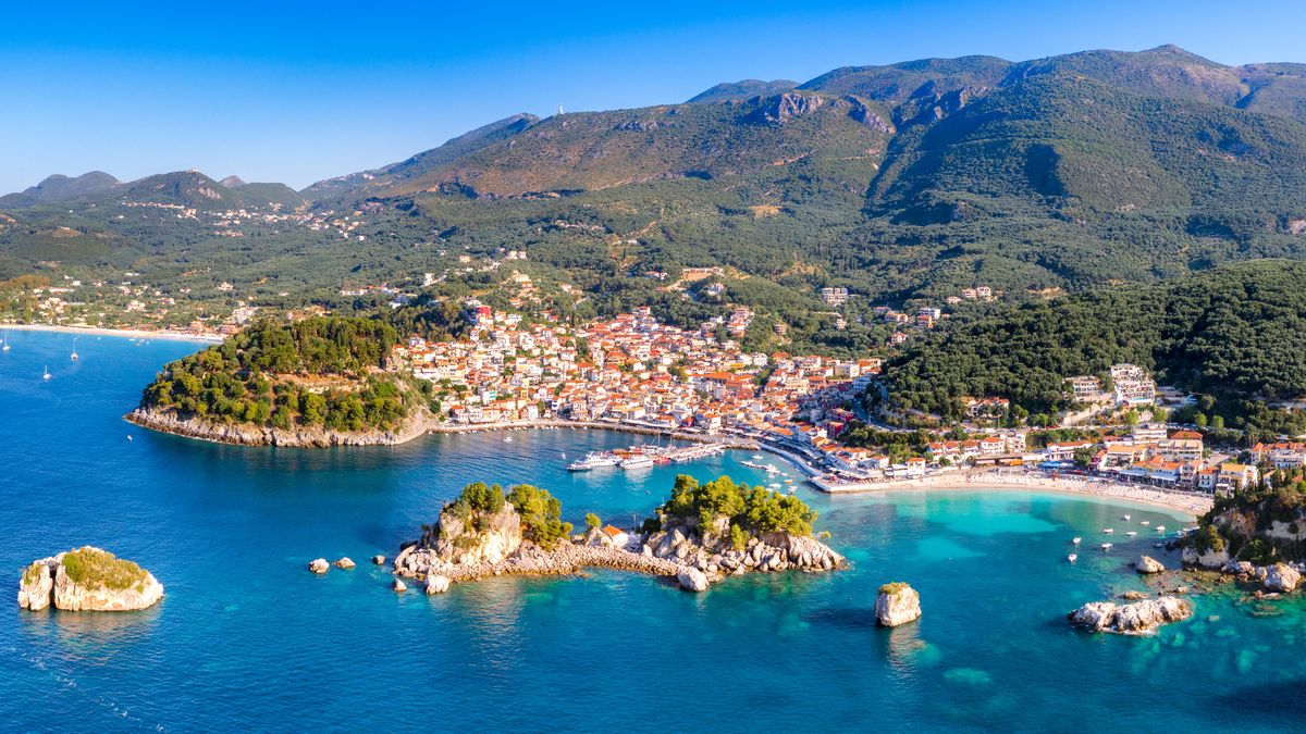 Greckie miasta mają dość turystów, którzy przyjeżdżają na jeden 