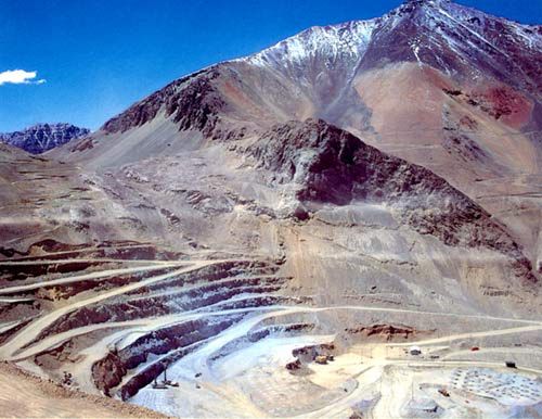 Wczesny etap budowy kopalni Los Pelambres