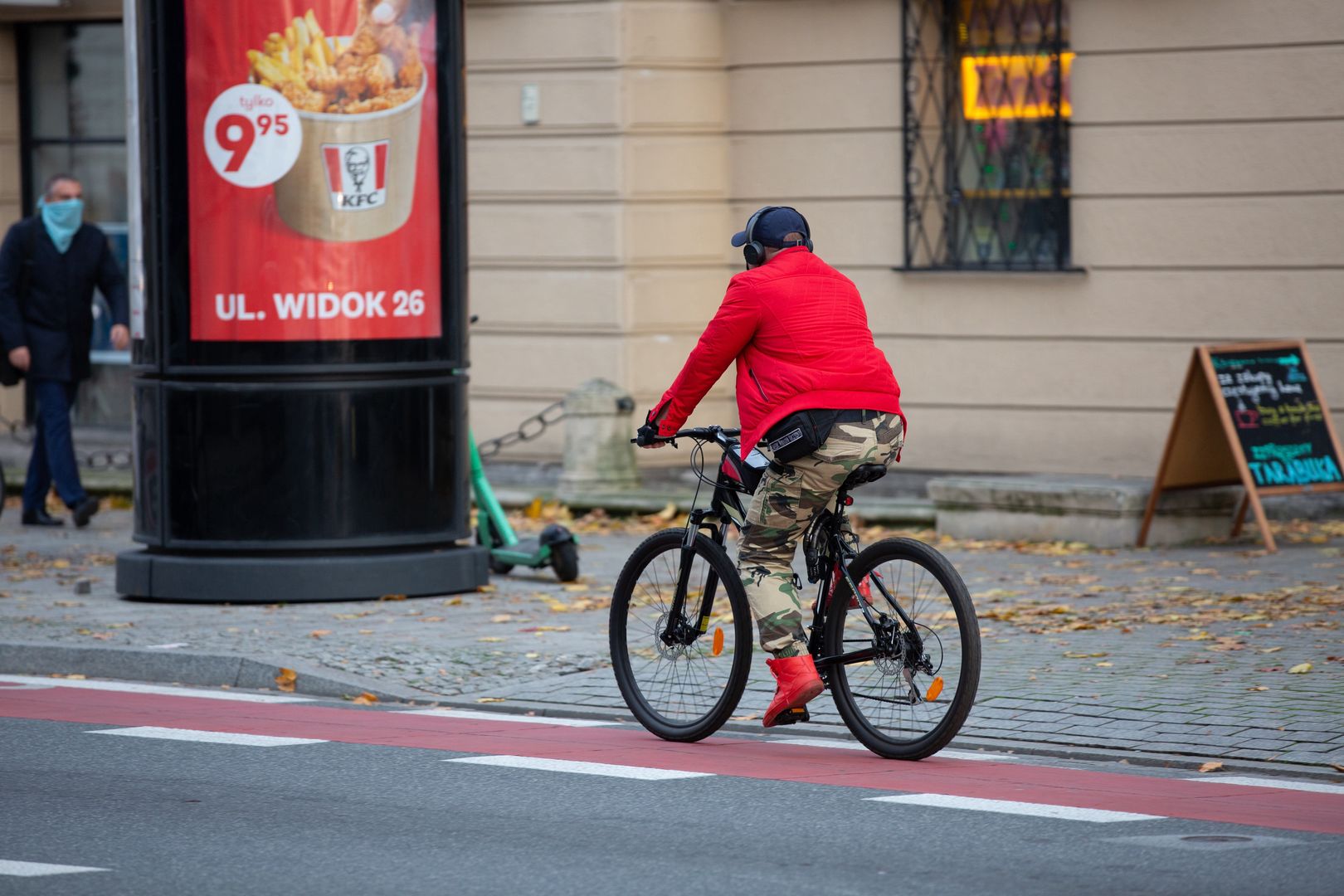 Podejrzany rowerzysta w Bydgoszczy. "Goni kobiety"