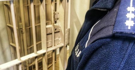 Zbezcześcił godło. 36-latek tak się tłumaczył