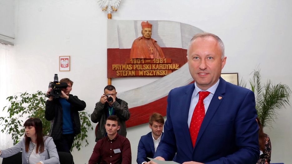 Nowy Sącz jest w czerwonej strefie. Prezydent miasta Ludomir Handzel przyznaje, że ludzie są już tym zmęczeni 