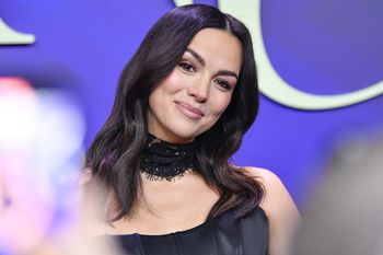 Tylko spójrzcie, co miała na nogach. Postawiła na mocny kolor