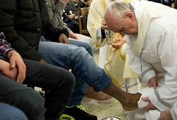 Papież Franciszek obmył nogi więźniom