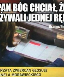 Internet nigdy nie wybacza, czyli internauci komentują głosowanie "na dwie ręce"