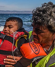 Uchodźcy na greckiej wyspie Lesbos - wciąż przypływają nowi