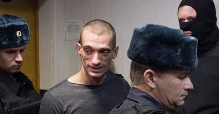 Rosyjski performer polityczny skazany za wandalizm