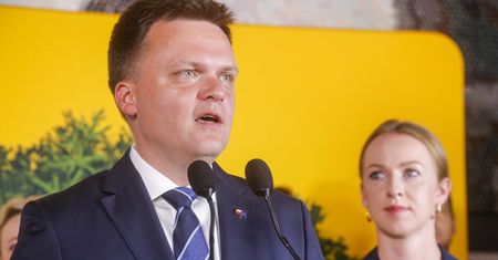 Szymon Hołownia pokazał, kto był jego ślubnym świadkiem. To znana postać