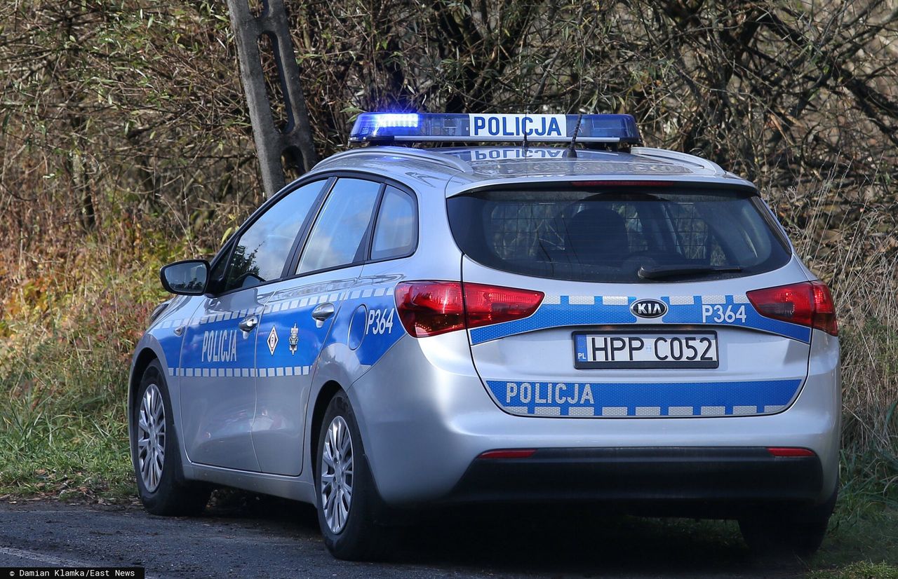 Wypadek radiowozu z nastolatkami. Policjanci mają kolejne problemy