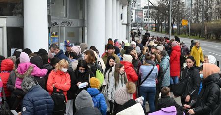 Praca dla uchodźców. Najwięcej ofert czeka w hotelarstwie i transporcie [TYLKO U NAS]