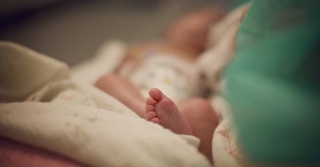 Dziecko zmarło po podaniu leku w szpitalu. Rodzice: Nie wiedzieliśmy, co podpisujemy