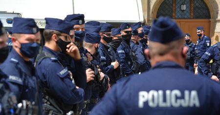 Starsze małżeństwo straciło oszczędności życia. Oszustwo "na policjanta" znów zadziałało