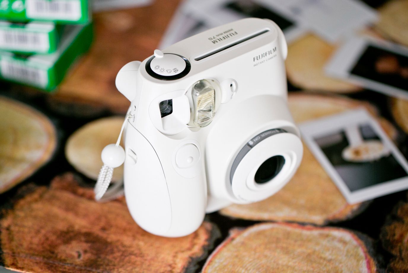 Fujifilm instax mini 7s - ogromna frajda za 200 zł [wideorecenzja] 1